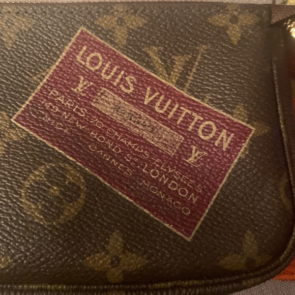 🛑 NOT AVAILABLE 🛑Vuitton Trunks Mini Pochette - Picture 5 of 8